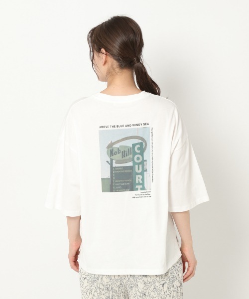 mysty woman(ミスティウーマン)の「アソートフォトTシャツ 947457(Tシャツ/カットソー・レディース・ホワイト/アイボリー/オフホワイト・FREE)」の15枚目の写真