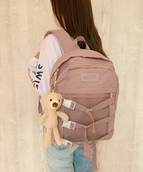 Ober Tashe（オーバータッシェ）の「【多収納】くまチャーム付きデイパック（バックパック/リュック・レディース・ブルー/アイボリー/ブラック/ピンク系・FREE）」の6枚目の写真
