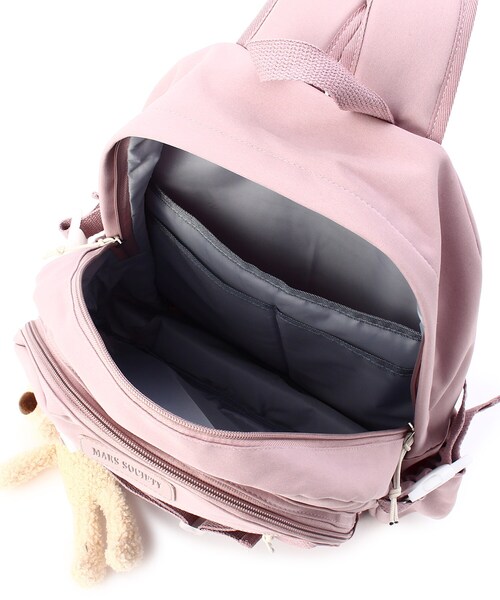 Ober Tashe（オーバータッシェ）の「【多収納】くまチャーム付きデイパック（バックパック/リュック・レディース・ブルー/アイボリー/ブラック/ピンク系・FREE）」の10枚目の写真