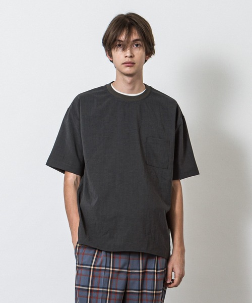 SLICK(スリック)の「リランチェストレッチスリットTシャツ(Tシャツ/カットソー・メンズ・チャコールグレー/ネイビー/サックスブルー/アイボリー・1/2/3)」の3枚目の写真