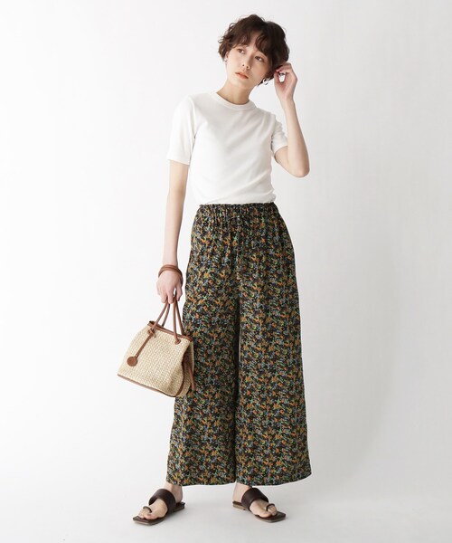 AG by aquagirl(エージーバイアクアガール)の「◆フラワーパターンワイドパンツ【GISELeコラボ商品】(その他パンツ・レディース・ガンメタ/イエロー系9・38/36)」の14枚目の写真