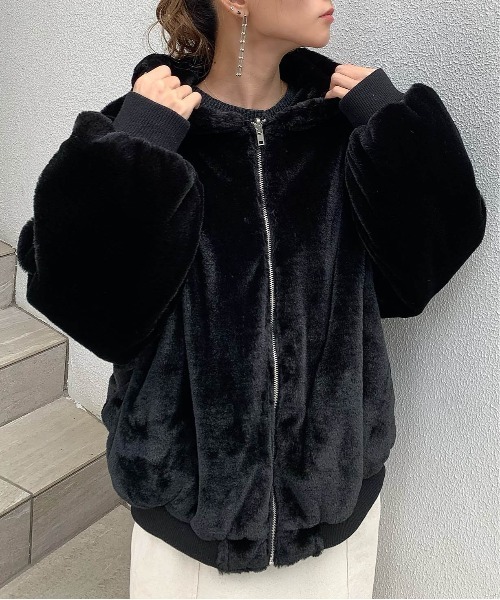 RASVOA（ラスボア）の「フェイクラビットファーボリュームリバーシブルパーカー（ブルゾン・レディース・ブラック/グレイッシュベージュ/ベージュ・FREE）」の4枚目の写真