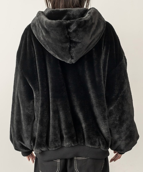 RASVOA（ラスボア）の「フェイクラビットファーボリュームリバーシブルパーカー（ブルゾン・レディース・ブラック/グレイッシュベージュ/ベージュ・FREE）」の16枚目の写真