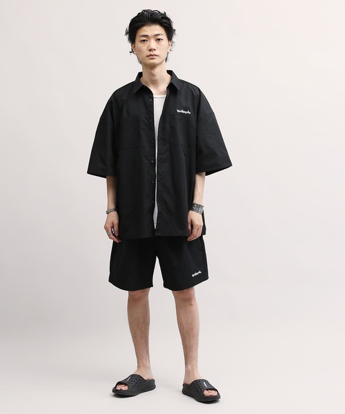 Mark Gonzales（マーク・ゴンザレス）の「【 セットアップ 】 Mark Gonzales / マークゴンザレス 別注 コラボ セットアップ / ロゴ刺繍 オーバーサイズ 半袖 レギュラーカラー シャツ ジャケット ＆ ワイドショートパンツ ワンマイルウェア（セットアップ・メンズ・ブラック/グレー・MEDIUM/LARGE）」の9枚目の写真