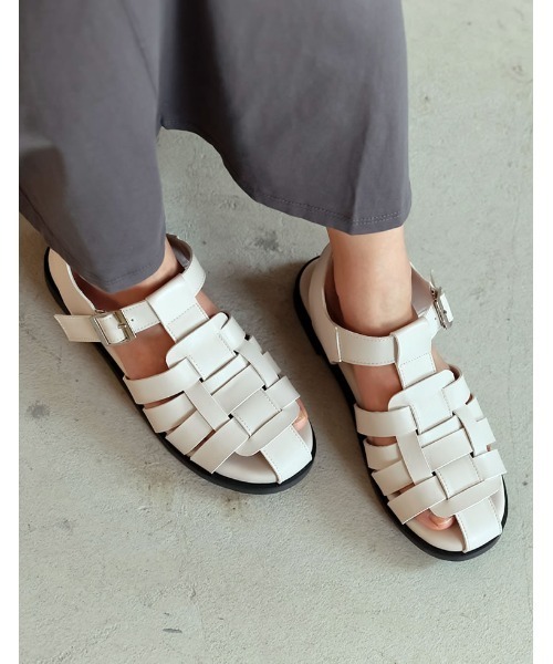 Re:EDIT（リエディ）の「[神山まりあさん着用]フェイクレザーグルカサンダル（サンダル・レディース・ブラック/キャメル/アイボリー・MEDIUM/X-LARGE/XX-LARGE/LARGE/SMALL）」の2枚目の写真