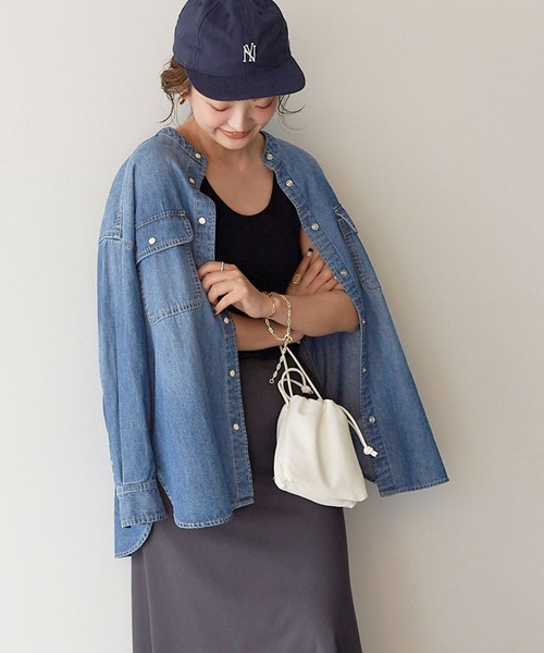SLOBE IENA（スローブイエナ）の「LE DENIM スタンドシャツ【洗濯機使用可能】◆（シャツ/ブラウス・レディース・ネイビー/ブルー系その他・FREE）」の2枚目の写真