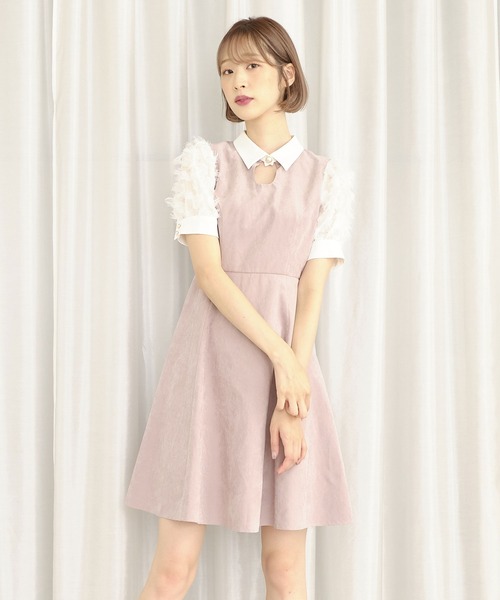 TITTY&CO.(ティティーアンドコー)の「フェザースリーブフレアワンピース(ワンピース・レディース・ライトブルー/ブラック/ピンク・SMALL/MEDIUM)」の3枚目の写真