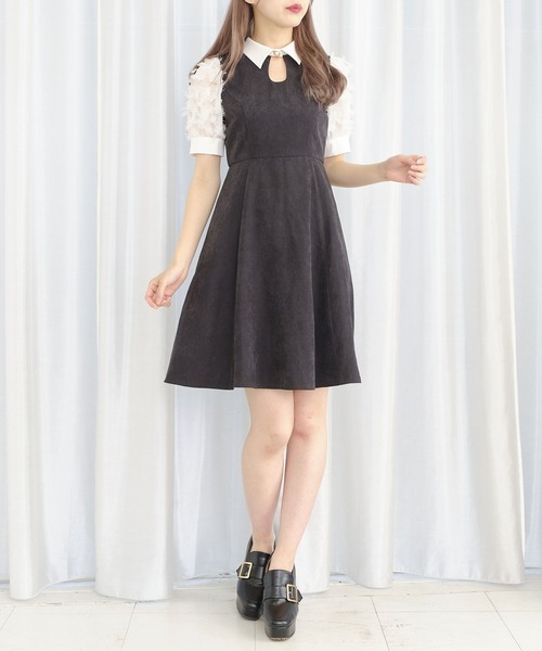 TITTY&CO.(ティティーアンドコー)の「フェザースリーブフレアワンピース(ワンピース・レディース・ライトブルー/ブラック/ピンク・SMALL/MEDIUM)」の17枚目の写真