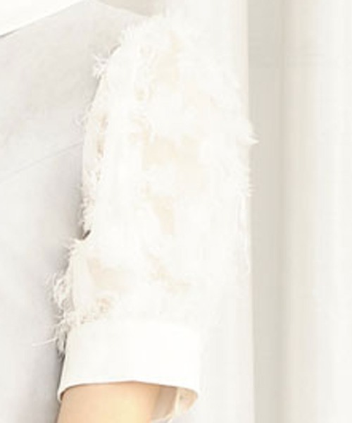 TITTY&CO.(ティティーアンドコー)の「フェザースリーブフレアワンピース(ワンピース・レディース・ライトブルー/ブラック/ピンク・SMALL/MEDIUM)」の10枚目の写真