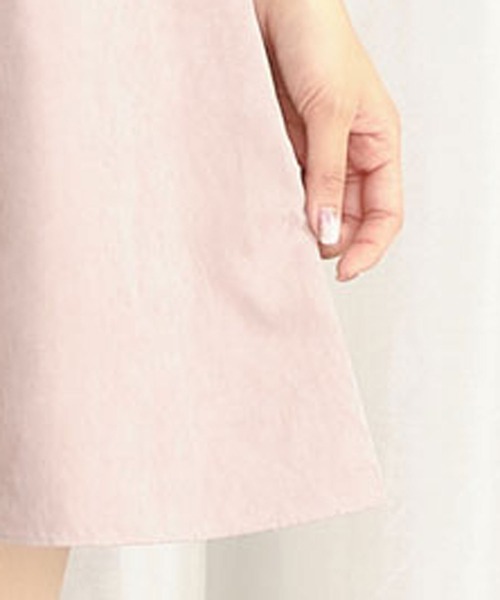 TITTY&CO.(ティティーアンドコー)の「フェザースリーブフレアワンピース(ワンピース・レディース・ライトブルー/ブラック/ピンク・SMALL/MEDIUM)」の16枚目の写真