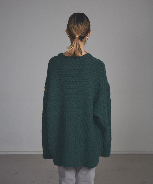 NOMINE（ノミネ）の「【展開店舗限定】オーバーサイズケーブルニット（ニット/セーター・レディース・グリーン/アイボリー/マスタード・フリー）」の11枚目の写真