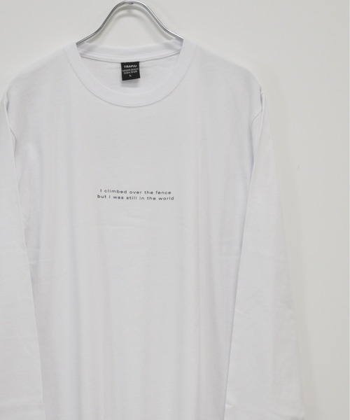 TRAP/U (トラップユー)の「メッセージプリント コットン ロング Tシャツ(Tシャツ/カットソー・メンズ・ホワイト/ブラック/カーキ・L/M)」の2枚目の写真