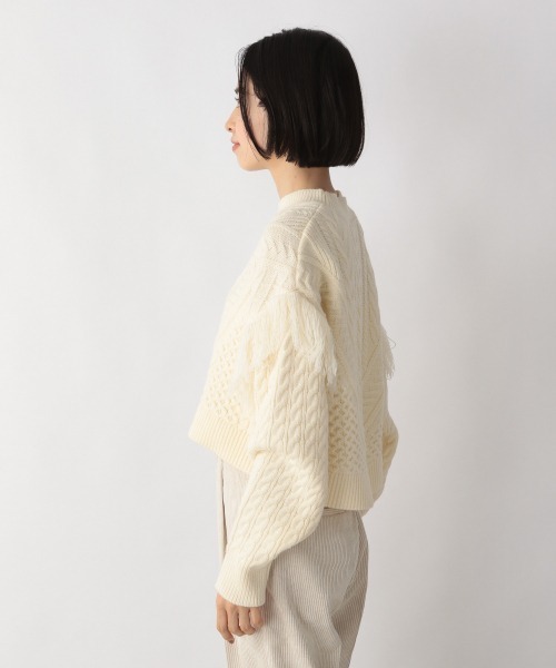 LOWRYS FARM（ローリーズファーム）の「フリンジケーブルショートプルオーバーLS　236945（ニット/セーター・レディース・アイボリー/ブラック/グリーン・FREE）」の15枚目の写真