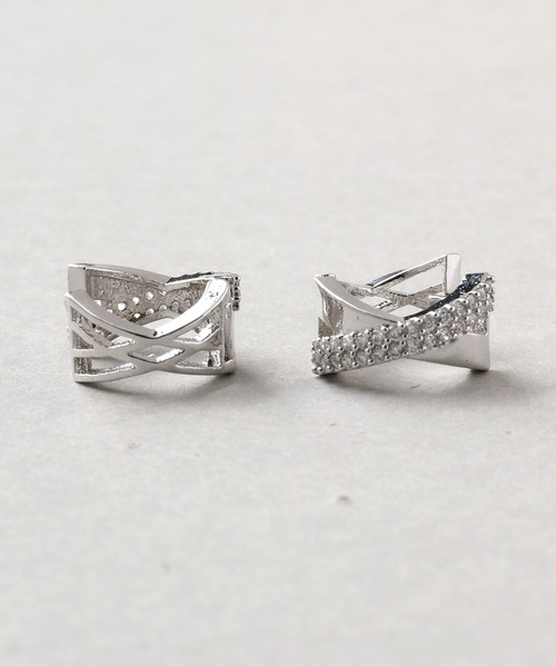 Manon's Selection（マノンズセレクション）の「クロスラインフープピアス（ピアス（両耳用）・レディース・シルバー/ゴールド・ONE SIZE）」の4枚目の写真