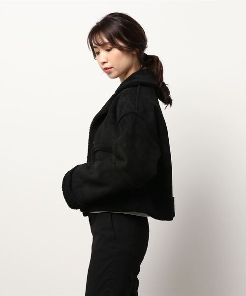 ANDGEEBEE（アンジービー）の「フェイクムートンショートジャケット（ムートンコート・レディース・ブラック/アイボリー・MEDIUM）」の22枚目の写真