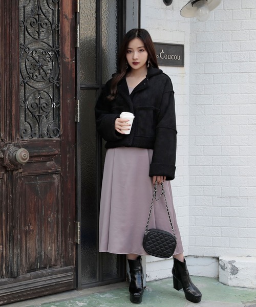 ANDGEEBEE（アンジービー）の「フェイクムートンショートジャケット（ムートンコート・レディース・ブラック/アイボリー・MEDIUM）」の12枚目の写真