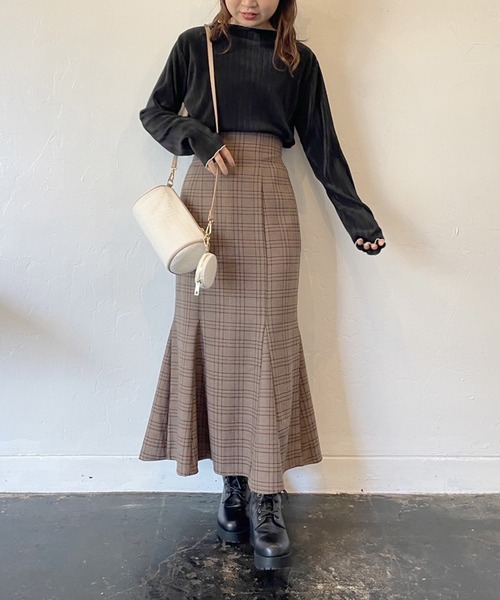 OLIVE des OLIVE（オリーブデオリーブ）の「メロウハイネックプルオーバー（Tシャツ/カットソー・レディース・ブラック/オフホワイト/ブルー/スミクロ・FREE）」の9枚目の写真