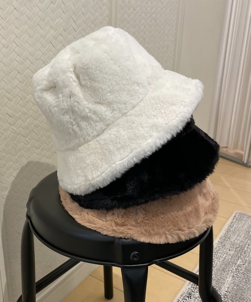MAISON BREEZE(メゾンブリーズ)の「【MAISON BREEZE】フェイクファーバケットハット SCCH44(ハット・レディース・ホワイト/ブラック/ベージュ・FREE)」の1枚目の写真