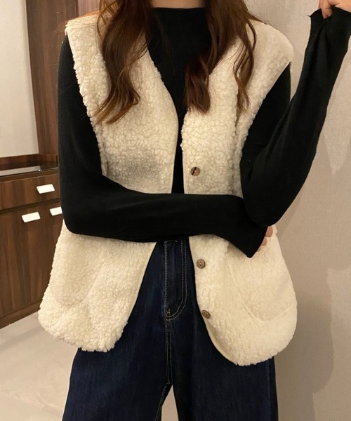 by muni:r（バイ ムニール）の「ラブリーボアベスト（テーラードジャケット・レディース・ホワイト/ベージュ/ブラウン/ピンク/クリーム・FREE）」の2枚目の写真