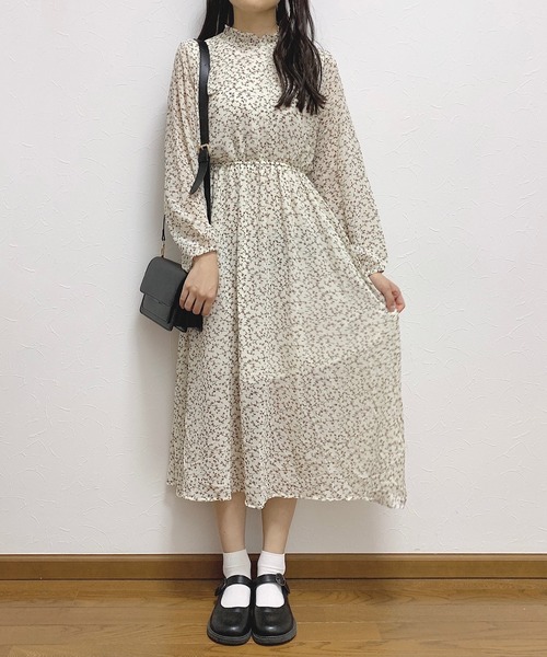 Cham.（チャム）の「花柄ワンピース（ワンピース・レディース・ベージュ・FREE）」の3枚目の写真