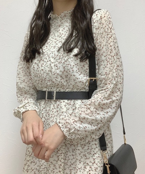 Cham.（チャム）の「花柄ワンピース（ワンピース・レディース・ベージュ・FREE）」の2枚目の写真