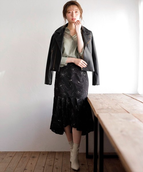 SWINGLE（スウィングル）の「エコレザーライダースジャケット（ライダースジャケット・レディース・ベージュ/カーキ/ブラック・SMALL/MEDIUM）」の5枚目の写真