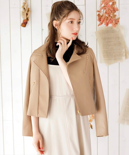 SWINGLE（スウィングル）の「エコレザーライダースジャケット（ライダースジャケット・レディース・ベージュ/カーキ/ブラック・SMALL/MEDIUM）」の14枚目の写真