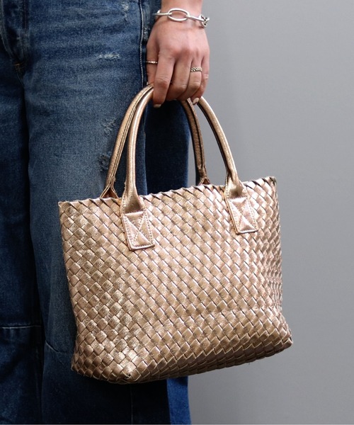 GUSCIO(グッシオ)の「【グッシオゴールド】メタリックメッシュトートバッグ ポーチ付き 軽量 手編み(トートバッグ・レディース・ブラウン/シルバー/ガンメタ/シャンパン・FREE)」の4枚目の写真