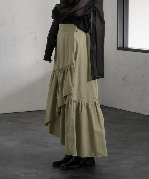 Ezick（エジック）の「イレギュラーティアードスカート（スカート・レディース・ホワイト/ブラック/オリーブ・FREE）」の5枚目の写真