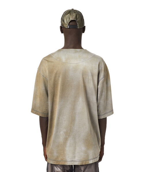 DIESEL（ディーゼル）の「メンズ Tシャツ リラックスフィット（Tシャツ/カットソー・メンズ・ホワイト/ネイビー・XX-LARGE/MEDIUM/X-SMALL/X-LARGE/LARGE/SMALL）」の7枚目の写真