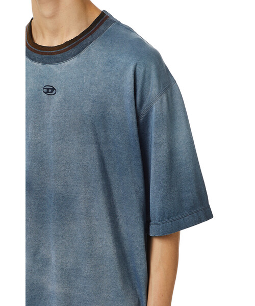 DIESEL（ディーゼル）の「メンズ Tシャツ リラックスフィット（Tシャツ/カットソー・メンズ・ホワイト/ネイビー・XX-LARGE/MEDIUM/X-SMALL/X-LARGE/LARGE/SMALL）」の10枚目の写真