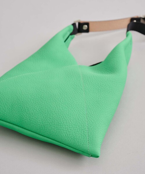 CITY TOKYO（シティトウキョウ）の「W TRIANGLE TOTE S（トートバッグ・レディース・ブラック/グリーン/オレンジ/ホワイト・FREE）」の14枚目の写真