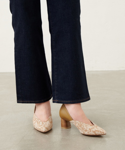 LE TALON（ルタロン）の「5.5cmシリンダーヒールパンプス（パンプス・レディース・アイボリー/ブラック×ブラック/キャメル・22.5cm/23cm/24cm/23.5cm/24.5cm/25cm/22cm）」の20枚目の写真