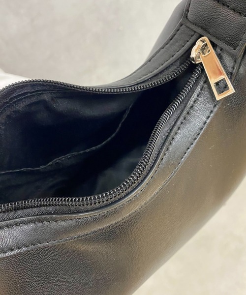 CIAOPANIC(チャオパニック)の「ワンハンドルバッグ(ショルダーバッグ・レディース・ブラック/アイボリー・FREE)」の4枚目の写真