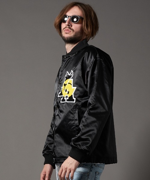 STUD MUFFIN(スタッドマフィン)の「STUD MUFFIN/スタッドマフィン/ナイロン/ファー レタードスターワッペン リブコーチジャケット(ナイロンジャケット・メンズ・ブラック・2/3/4)」の3枚目の写真
