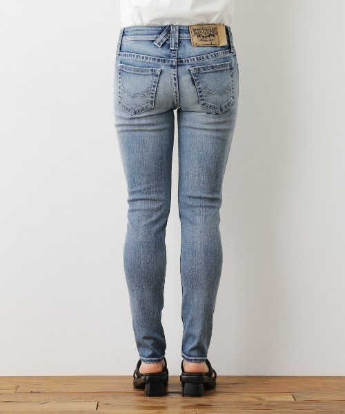 RODEO CROWNS WIDE BOWL（ロデオクラウンズワイドボウル）の「ADDICTIVE JF クラッシュTYPE2スキニー L（デニムパンツ・レディース・ライトブルー/ダークブルー・24inch/25inch/26inch/27inch/23inch）」の10枚目の写真