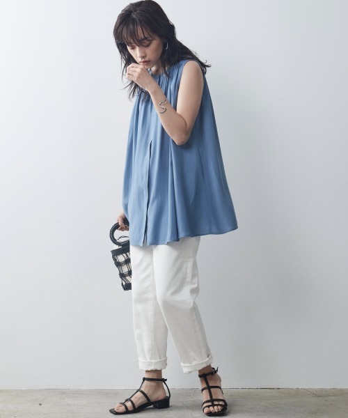 CHIC STYLE(シックスタイル)の「大きいサイズ ギャザーノースリーブブラウス シックスタイル(シャツ/ブラウス・レディース・ブラウン/ブルー・L/LL/4L/3L/5L)」の13枚目の写真