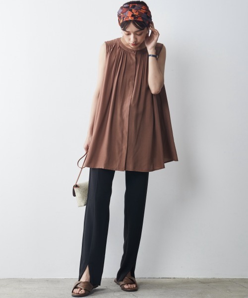 CHIC STYLE(シックスタイル)の「大きいサイズ ギャザーノースリーブブラウス シックスタイル(シャツ/ブラウス・レディース・ブラウン/ブルー・L/LL/4L/3L/5L)」の9枚目の写真