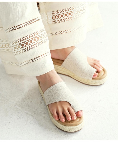 anap mimpi（アナップミンピ）の「キャンバス地ジュートトングサンダル（サンダル・レディース・ブラック/アイボリー・LL/S/M/L）」の2枚目の写真