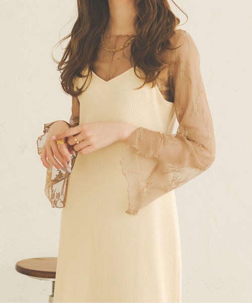 Ambre Neige（アンブルネージュ）の「花柄レーススリットトップス／【WEB/EC限定商品】（シャツ/ブラウス・レディース・ブラック/ベージュ/アイボリー・FREE）」の5枚目の写真