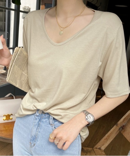 NANING9(ナンニング)の「NANING9 無地UネックTシャツ(Tシャツ/カットソー・レディース・ブラック/カーキ/アイボリー・LARGE/FREE)」の1枚目の写真