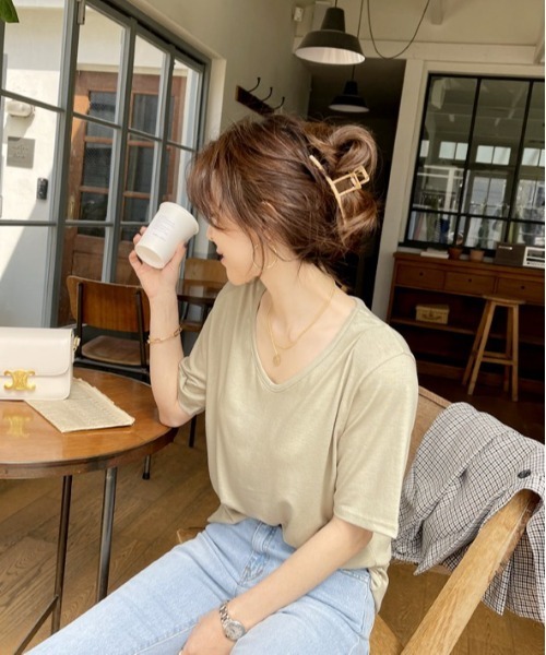 NANING9(ナンニング)の「NANING9 無地UネックTシャツ(Tシャツ/カットソー・レディース・ブラック/カーキ/アイボリー・LARGE/FREE)」の9枚目の写真