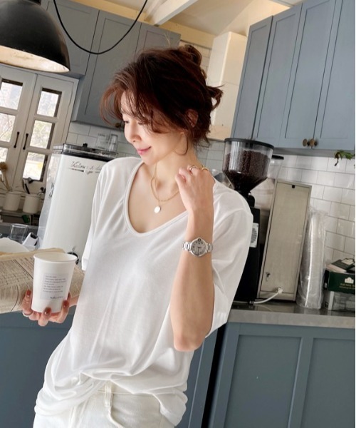NANING9(ナンニング)の「NANING9 無地UネックTシャツ(Tシャツ/カットソー・レディース・ブラック/カーキ/アイボリー・LARGE/FREE)」の13枚目の写真