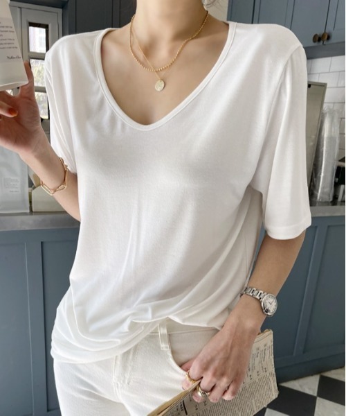 NANING9(ナンニング)の「NANING9 無地UネックTシャツ(Tシャツ/カットソー・レディース・ブラック/カーキ/アイボリー・LARGE/FREE)」の12枚目の写真