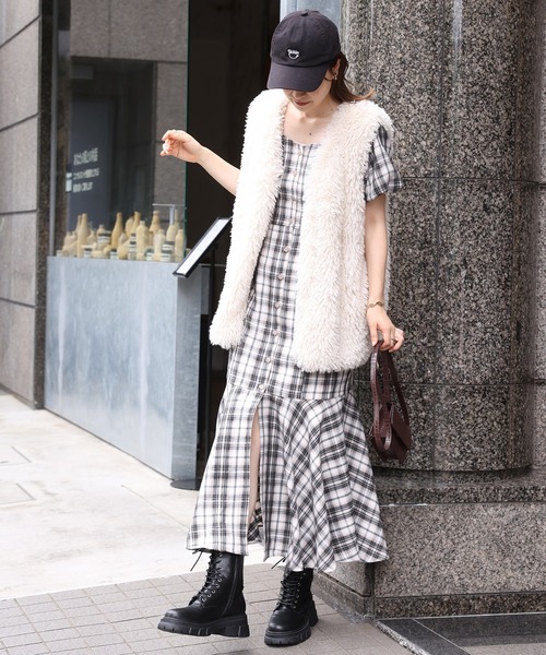 one after another NICE CLAUP(ワンアフターアナザーナイスクラップ)の「タンク底レースアップショートブーツ(ブーツ・レディース・ブラック/ブラウン/アイボリー・SMALL/MEDIUM/LARGE)」の19枚目の写真