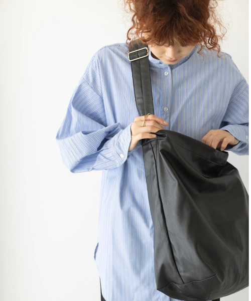 koe（コエ）の「フェイクレザーワンショルダーバッグ＊（ショルダーバッグ・レディース・ブラック/ダークグリーン/シルバー・FREE）」の2枚目の写真