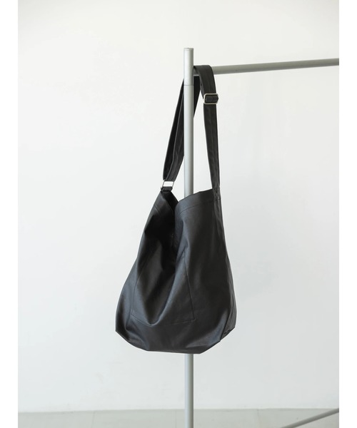 koe（コエ）の「フェイクレザーワンショルダーバッグ＊（ショルダーバッグ・レディース・ブラック/ダークグリーン/シルバー・FREE）」の6枚目の写真