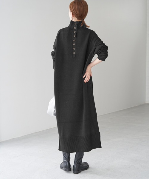 ROPE' PICNIC(ロペピクニック)の「【WEB限定】バックボタンリラックスニットワンピース(ワンピース・レディース・ブラック/ブラウン/ピンク系その他2・38)」の2枚目の写真
