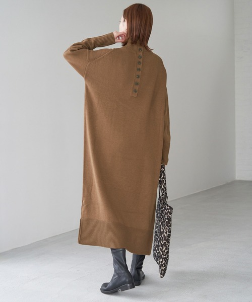 ROPE' PICNIC(ロペピクニック)の「【WEB限定】バックボタンリラックスニットワンピース(ワンピース・レディース・ブラック/ブラウン/ピンク系その他2・38)」の6枚目の写真
