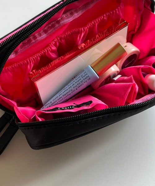 fiere（フィエール）の「ポケットたくさん大容量メイクポーチ（ポーチ